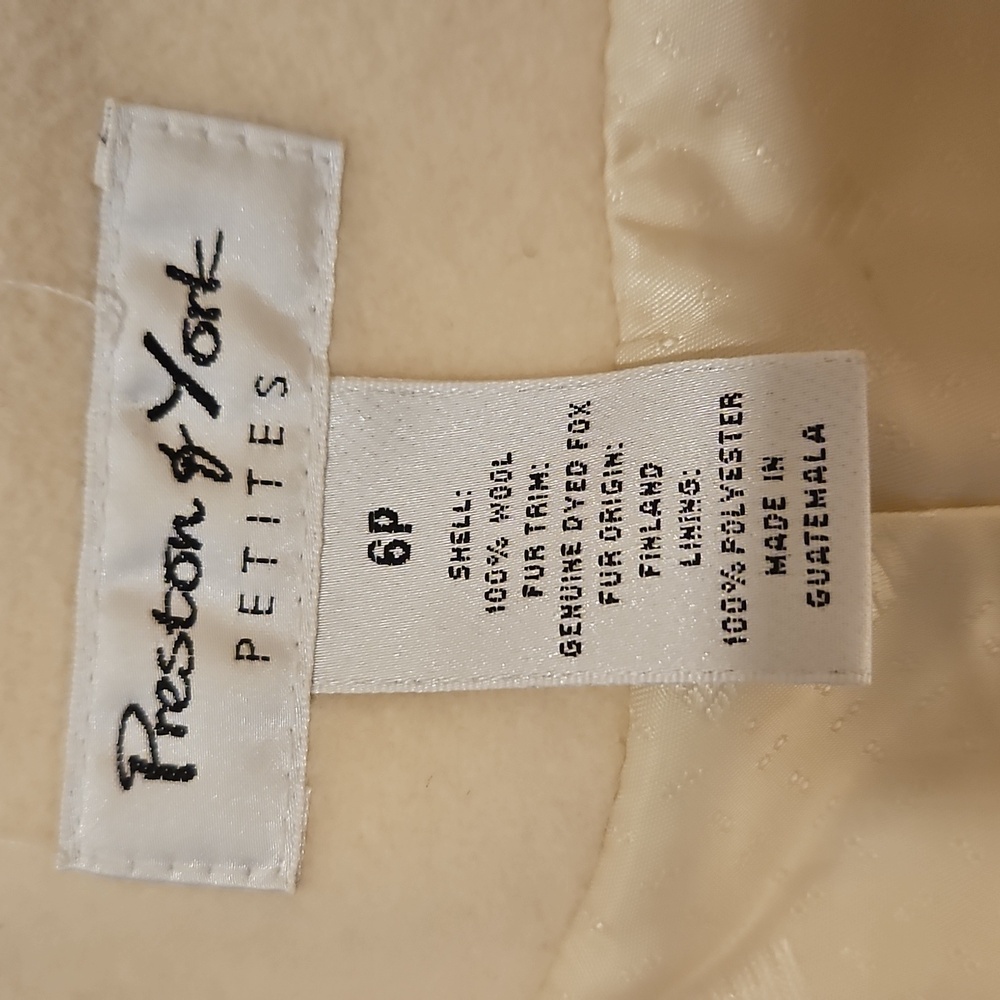 VTG 100% Wool Cream Coat Petites Size 6 -  With Fox Fur Trim Hood - Picture 2 of 5
